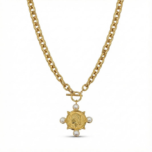 Coin Pendant Necklace in Gold