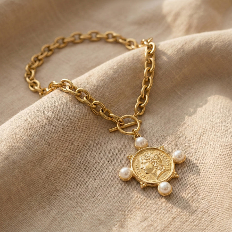 Coin Pendant Necklace in Gold