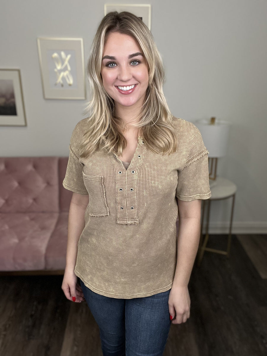 Honeycomb Women's Short Sleeve Top *Final Sale*