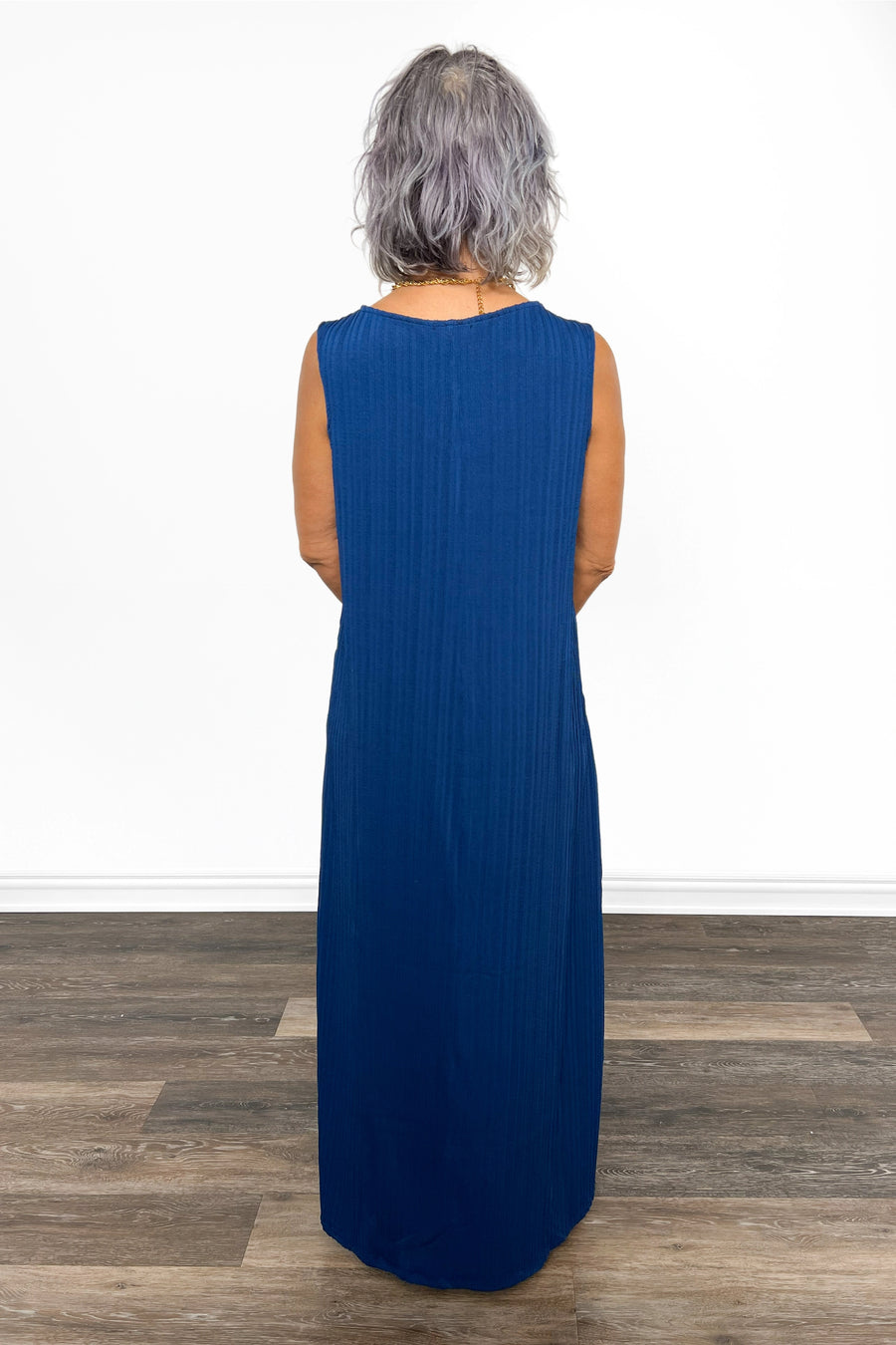 Women's Relaxed Sleeveless Maxi Dress