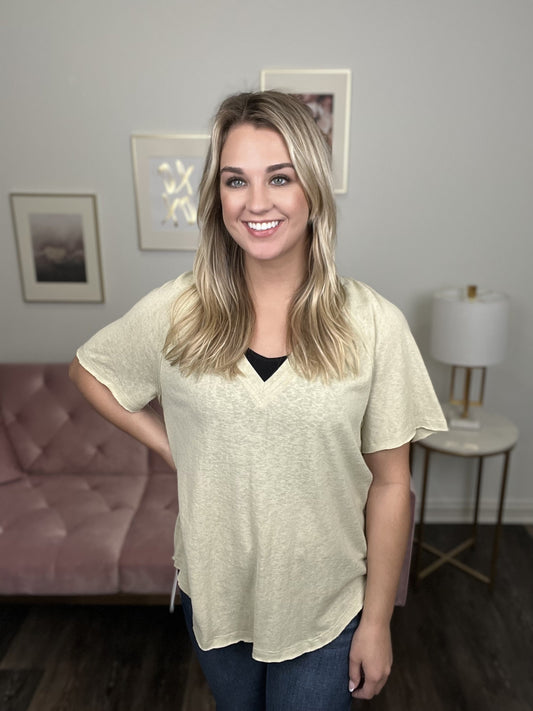 That Casual Women's Casual V-Neck Short Sleeve Top * Final Sale*