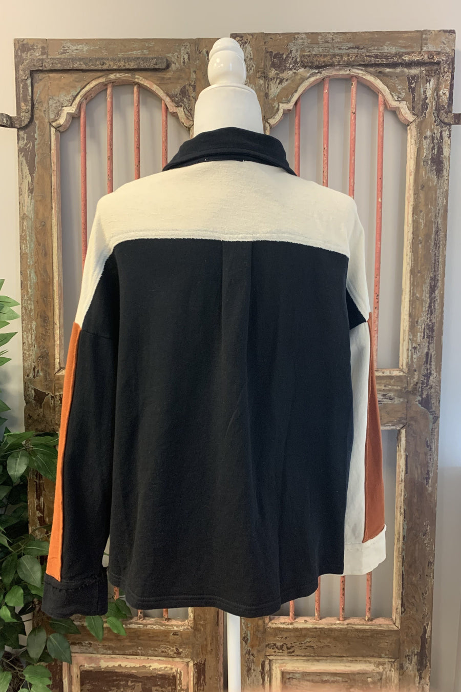 Colors Unite Women's Color-Blocked Lightweight Shacket *Final Sale*