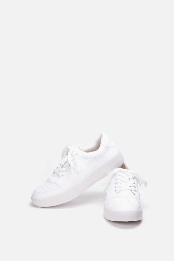 Outwoods Women's Walk On Air Sneaker