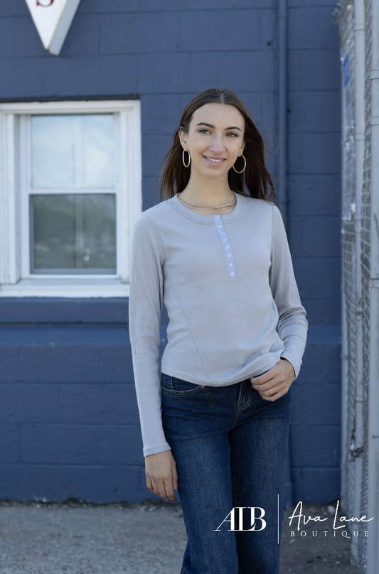 Tell Your Story Women's Snap Button Waffle Long Sleeve Top *Final Sale*