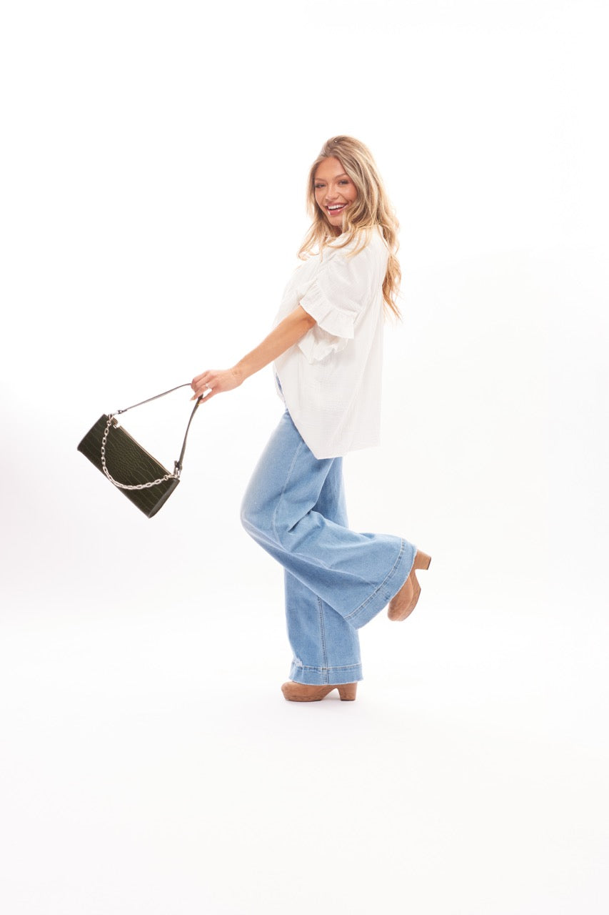 How to Style Wide Leg Denim for Summer (Without Looking Overdressed)