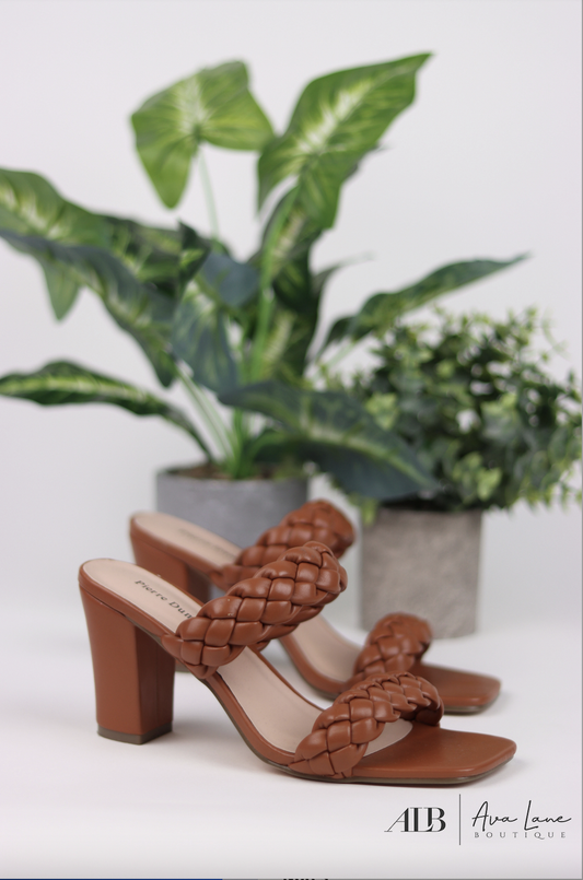 The Ariana Sandal