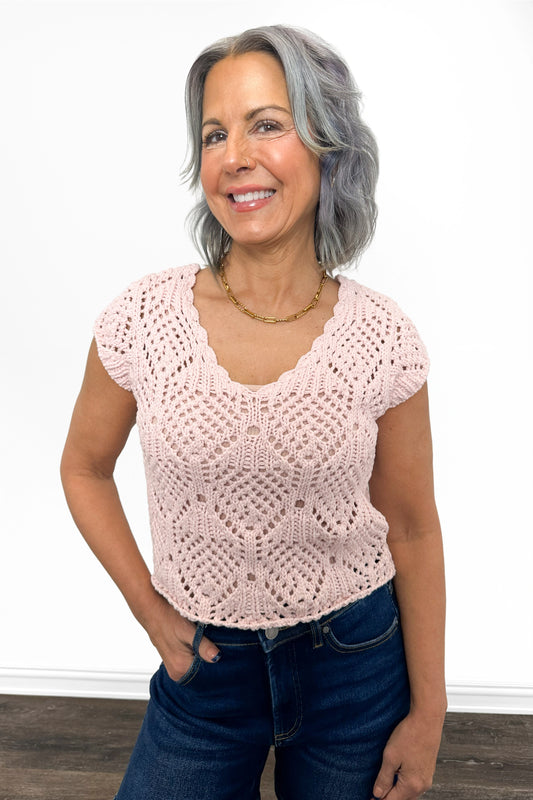 Women's Crochet Scallop V-Neck Short Sleeve Top