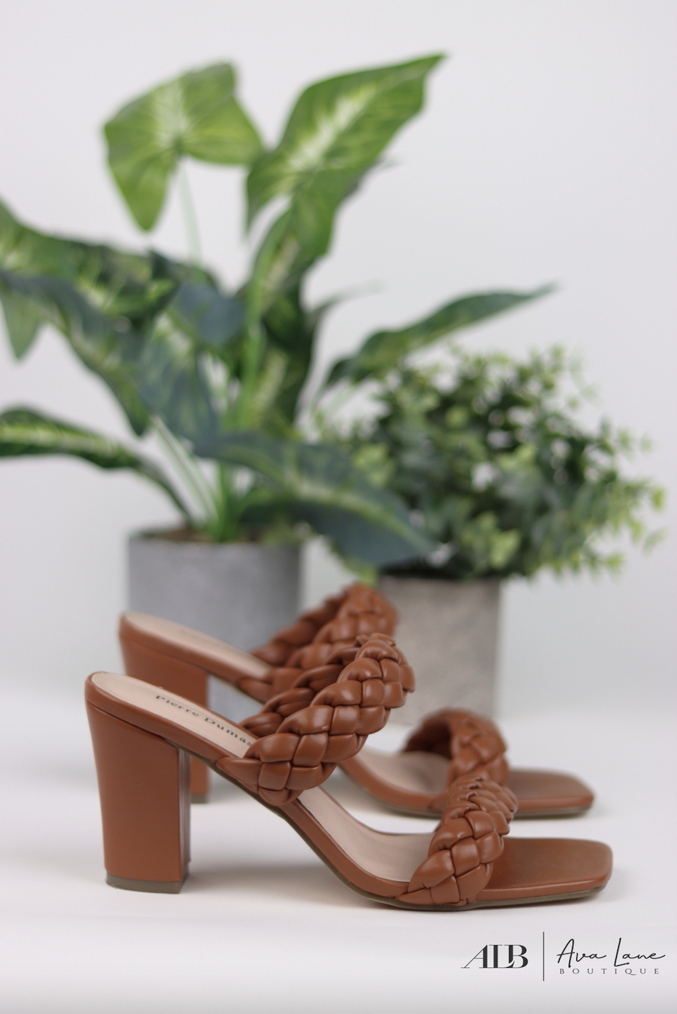 The Ariana Sandal