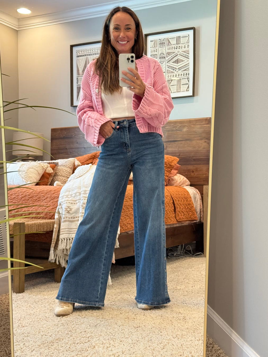 Laura, Ava Lane founder, 5'2" wearing the Auburn high rise wide leg jeans with side snaps in size 1 Short 29"