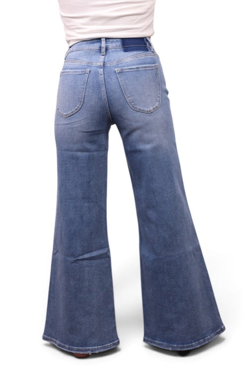 Beth back view, waistband and pockets