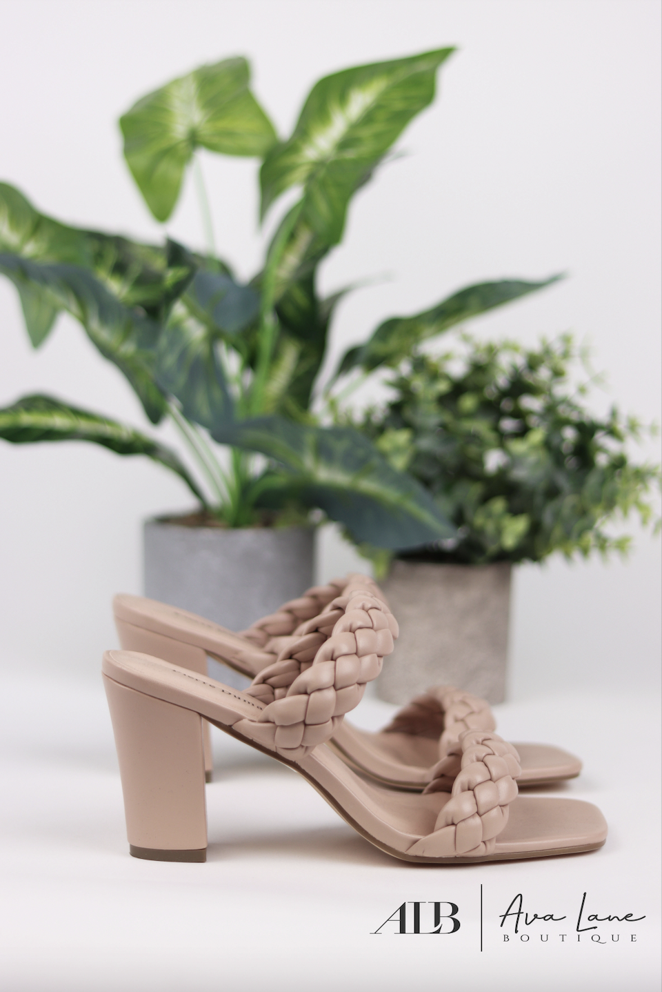 The Ariana Sandal